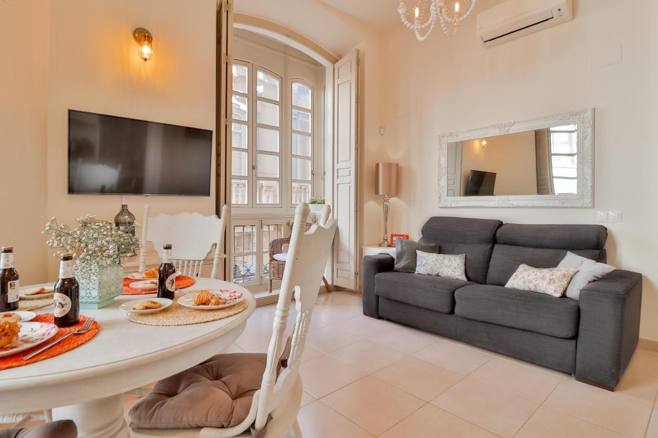 Flat 2 Bedrooms In The City Center Málaga Kültér fotó