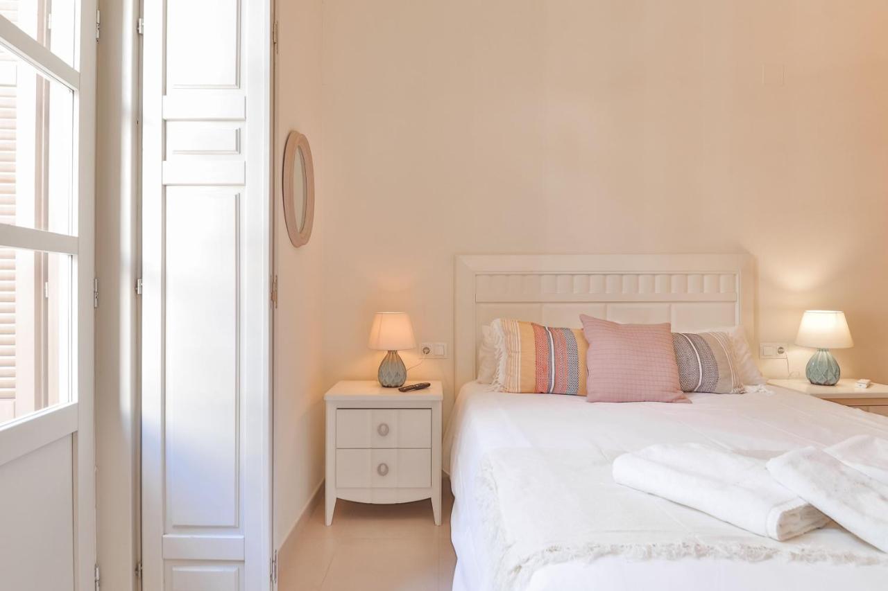 Flat 2 Bedrooms In The City Center Málaga Kültér fotó
