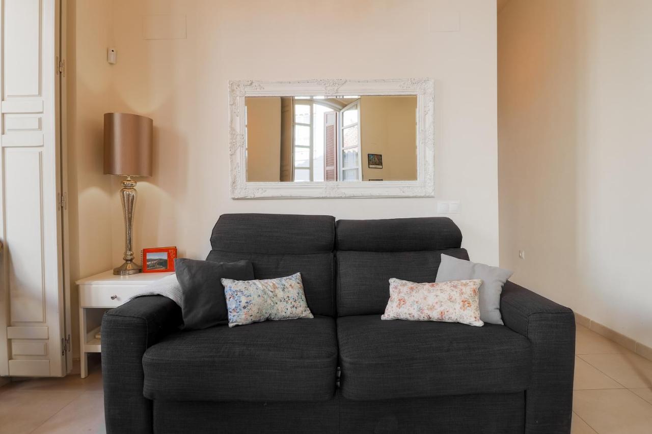 Flat 2 Bedrooms In The City Center Málaga Kültér fotó