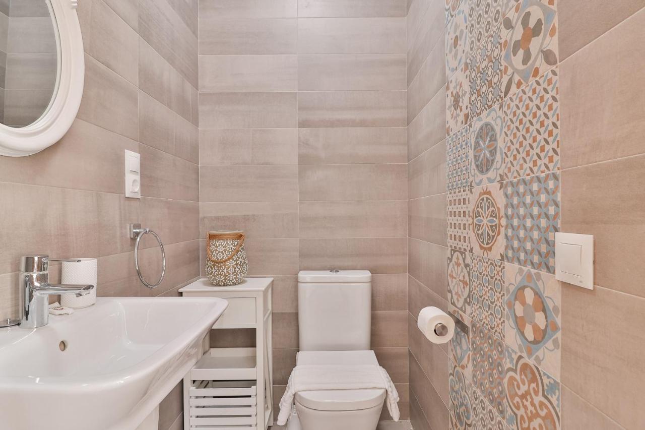 Flat 2 Bedrooms In The City Center Málaga Kültér fotó