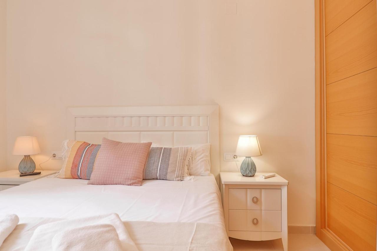 Flat 2 Bedrooms In The City Center Málaga Kültér fotó