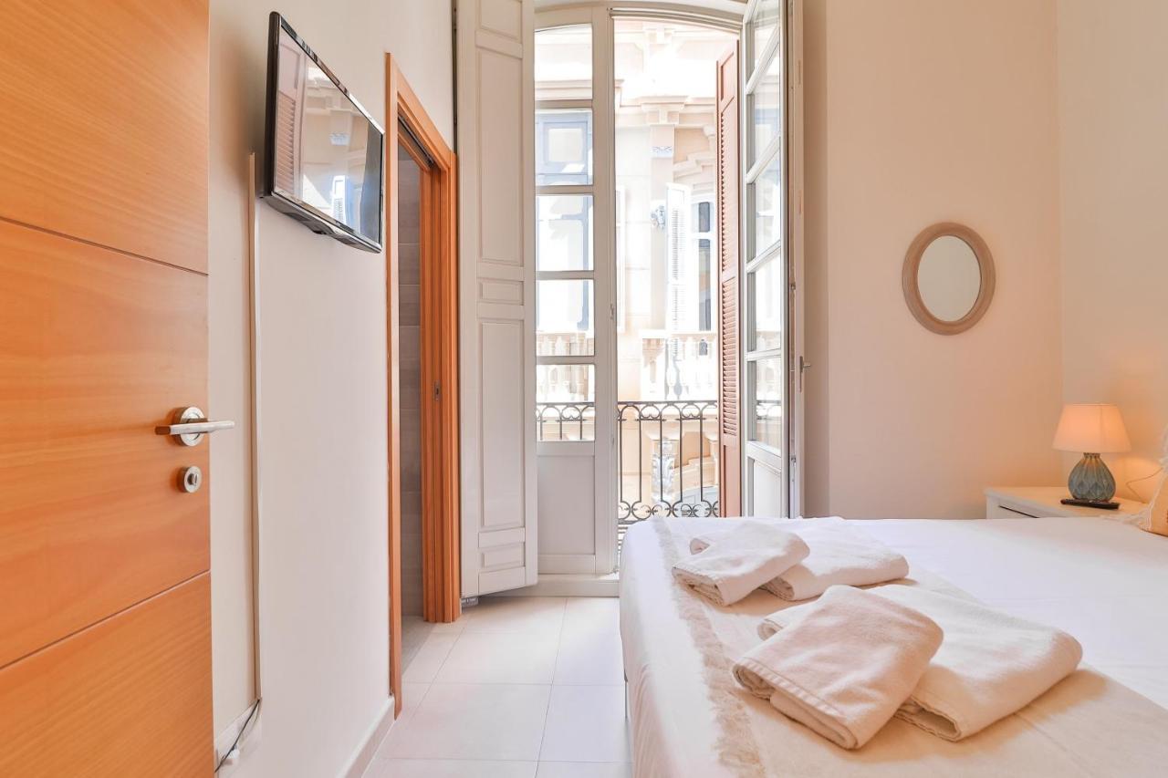 Flat 2 Bedrooms In The City Center Málaga Kültér fotó